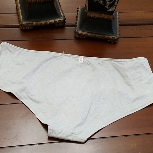 🐺 VS PANTIES - Picture 4 of 9